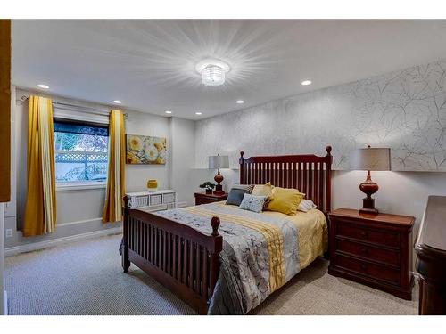 3406 Douglasdale Boulevard Se, Calgary, AB - Indoor Photo Showing Bedroom