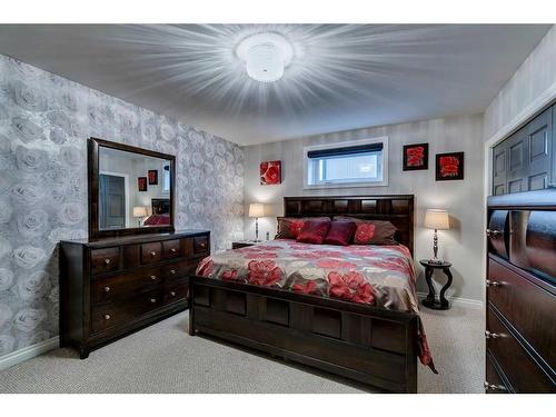 3406 Douglasdale Boulevard Se, Calgary, AB - Indoor Photo Showing Bedroom