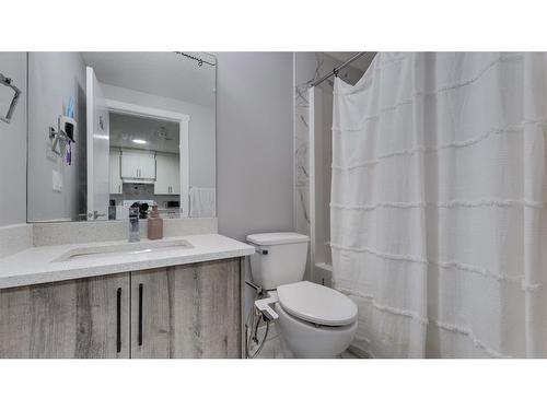 72 Saddlepeace Way Ne, Calgary, AB - Indoor Photo Showing Bathroom