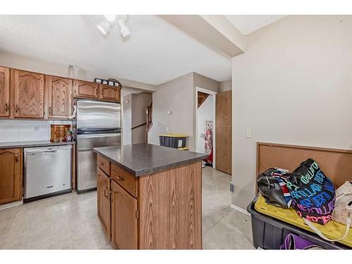 53 Millrise Mews Sw, Calgary, AB - Indoor Photo Showing Kitchen