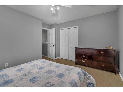 336 Los Alamos Place Ne, Calgary, AB - Indoor Photo Showing Bedroom