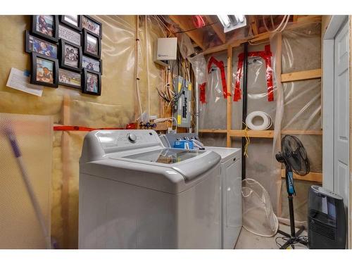 336 Los Alamos Place Ne, Calgary, AB - Indoor Photo Showing Laundry Room