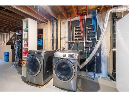 3 Glenview Crescent Sw, Calgary, AB - Indoor Photo Showing Laundry Room