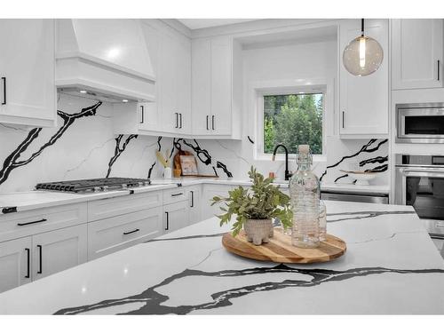 1172 Lake Sundance Crescent Se, Calgary, AB - Indoor Photo Showing Kitchen