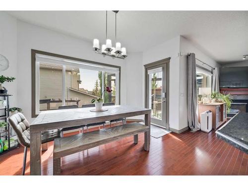 90 Rockyspring Circle Nw, Calgary, AB - Indoor Photo Showing Dining Room