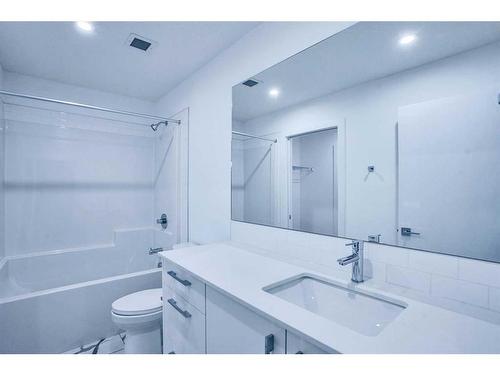 2217-60 Skyview Ranch Road Ne, Calgary, AB - Indoor Photo Showing Bathroom