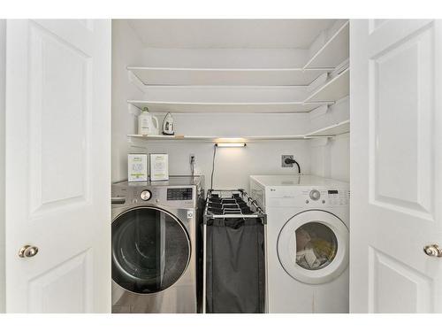 78 Candle Terrace Sw, Calgary, AB - Indoor Photo Showing Laundry Room