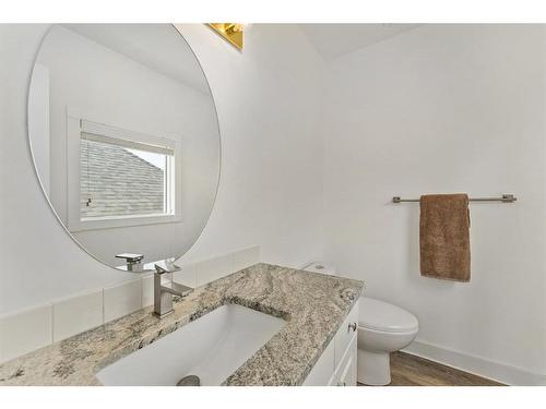 78 Candle Terrace Sw, Calgary, AB - Indoor Photo Showing Bathroom