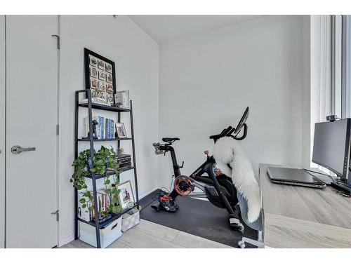 2104-615 6 Avenue Se, Calgary, AB - Indoor Photo Showing Gym Room