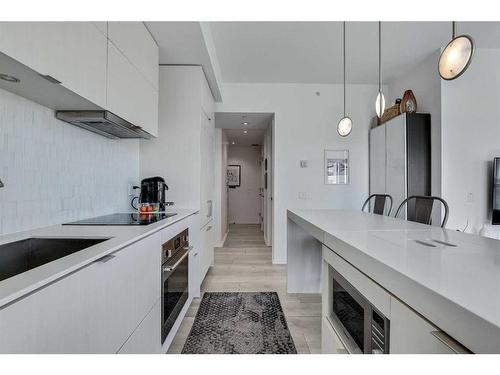 2104-615 6 Avenue Se, Calgary, AB - Indoor Photo Showing Kitchen