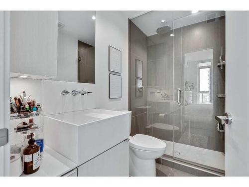 2104-615 6 Avenue Se, Calgary, AB - Indoor Photo Showing Bathroom