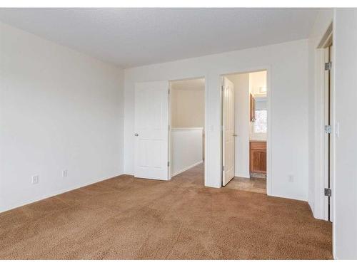 18 Cranwell Common Se, Calgary, AB - Indoor Photo Showing Other Room