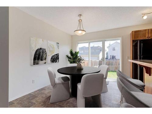 18 Cranwell Common Se, Calgary, AB - Indoor Photo Showing Dining Room