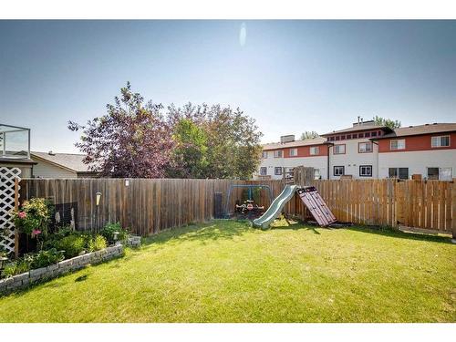 80 Everridge Way Sw, Calgary, AB - Outdoor With Backyard