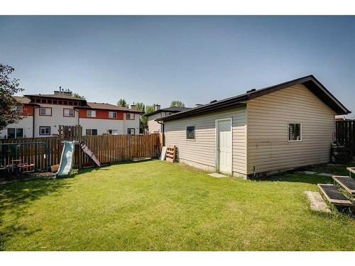 80 Everridge Way Sw, Calgary, AB - Outdoor With Exterior