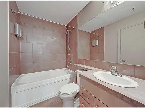 202-1410 1 Street Se, Calgary, AB - Indoor Photo Showing Bathroom