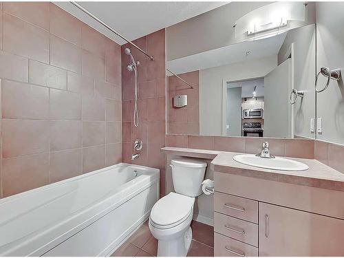 202-1410 1 Street Se, Calgary, AB - Indoor Photo Showing Bathroom