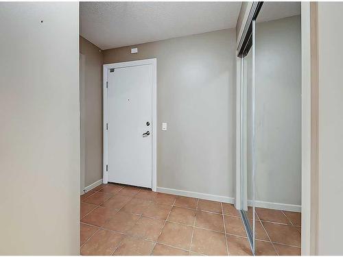 202-1410 1 Street Se, Calgary, AB - Indoor Photo Showing Other Room