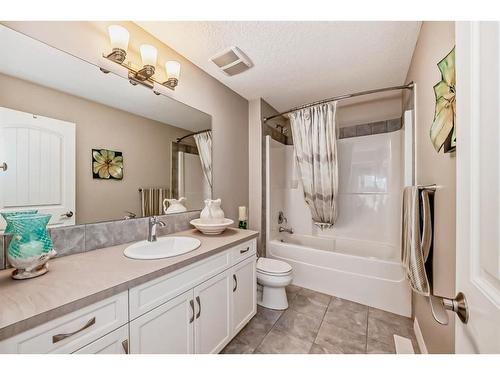 54 Masters Mews Se, Calgary, AB - Indoor Photo Showing Bathroom