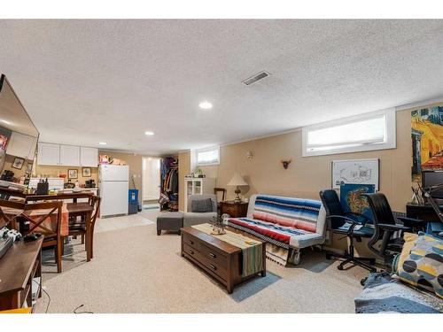 512 Northmount Drive Nw, Calgary, AB - Indoor