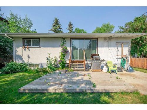 512 Northmount Drive Nw, Calgary, AB - Outdoor