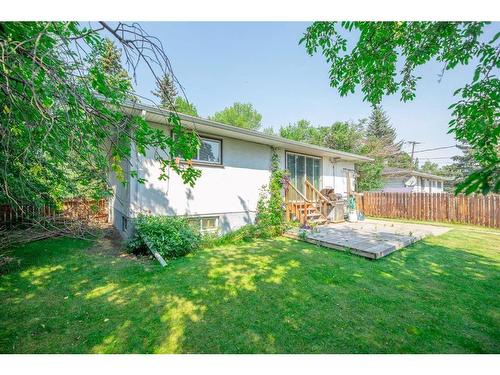 512 Northmount Drive Nw, Calgary, AB - Outdoor