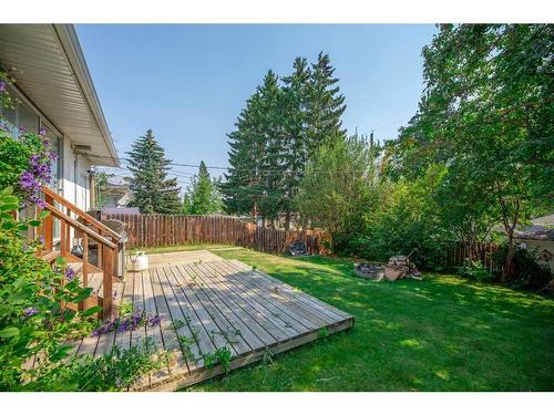 512 Northmount Drive Nw, Calgary, AB - Outdoor