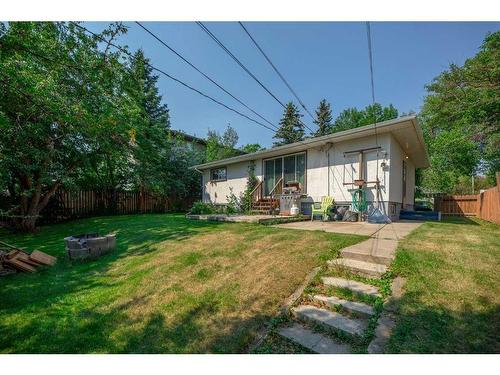 512 Northmount Drive Nw, Calgary, AB - Outdoor