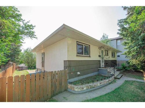 512 Northmount Drive Nw, Calgary, AB - Outdoor