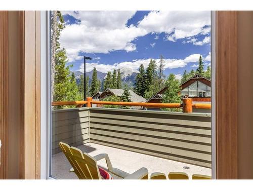 1077 Wilson Way, Canmore, AB - 