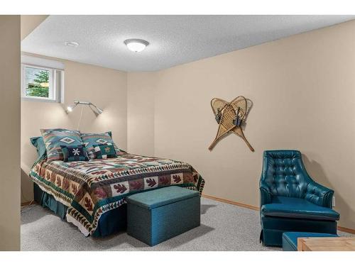 1077 Wilson Way, Canmore, AB - Indoor Photo Showing Bedroom