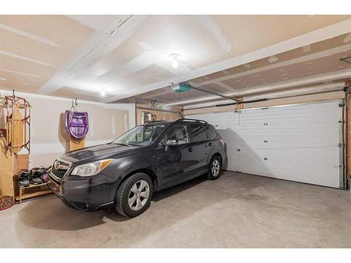 1077 Wilson Way, Canmore, AB - Indoor Photo Showing Garage