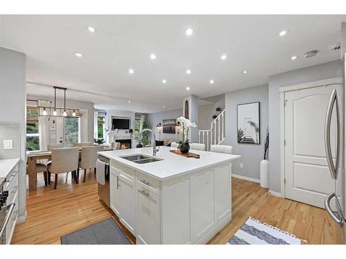 504 22 Avenue Nw, Calgary, AB - Indoor Photo Showing Kitchen With Double Sink