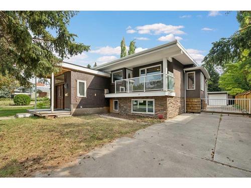 4020 Commanche Road Nw, Calgary, AB - Outdoor