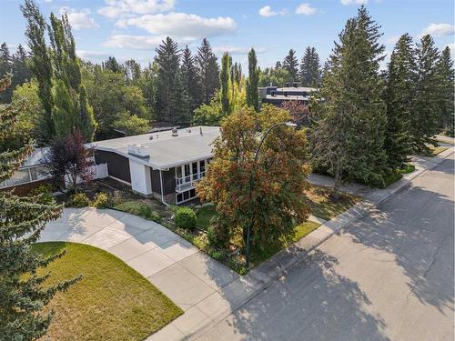 4020 Commanche Road Nw, Calgary, AB - Outdoor