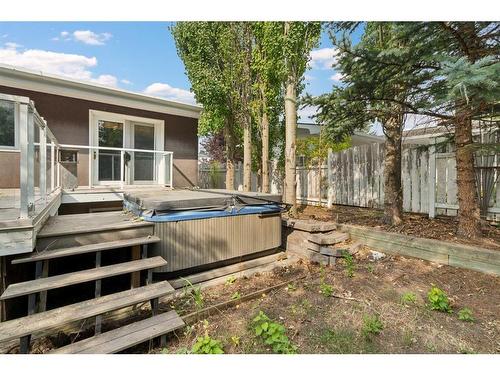 4020 Commanche Road Nw, Calgary, AB - Outdoor