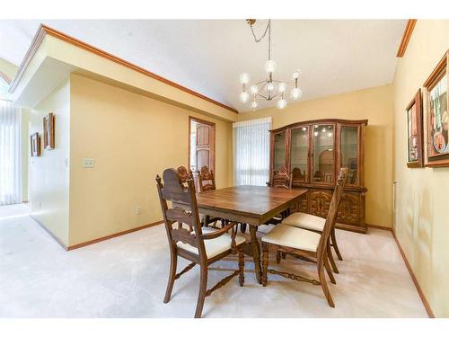 106 Oakbriar Close Sw, Calgary, AB - Indoor Photo Showing Dining Room