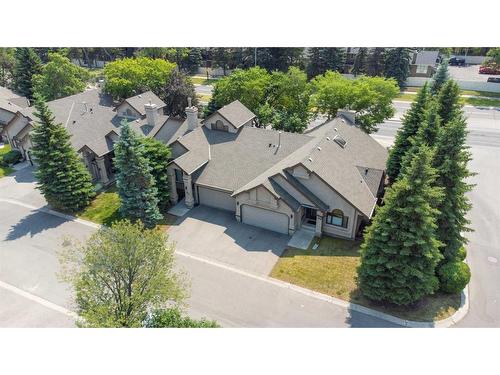 106 Oakbriar Close Sw, Calgary, AB - Outdoor With Facade