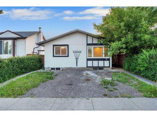 21 Aberdare Way Ne, Calgary, AB - Outdoor