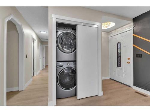 21 Aberdare Way Ne, Calgary, AB - Indoor Photo Showing Laundry Room