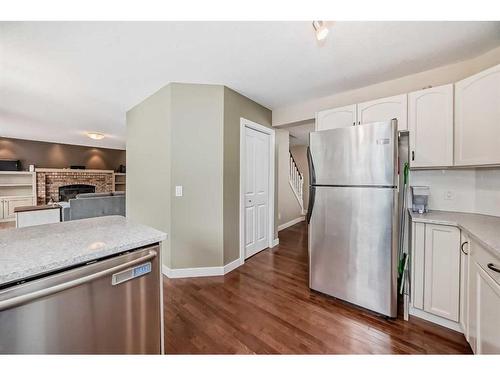 160 Sandringham Close Nw, Calgary, AB - Indoor Photo Showing Kitchen With Stainless Steel Kitchen