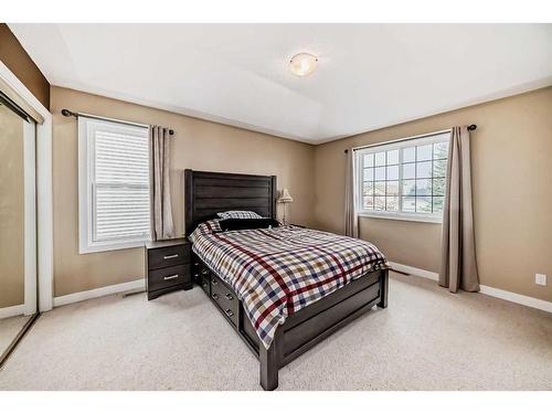 160 Sandringham Close Nw, Calgary, AB - Indoor Photo Showing Bedroom