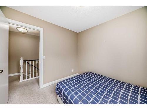 160 Sandringham Close Nw, Calgary, AB - Indoor Photo Showing Bedroom