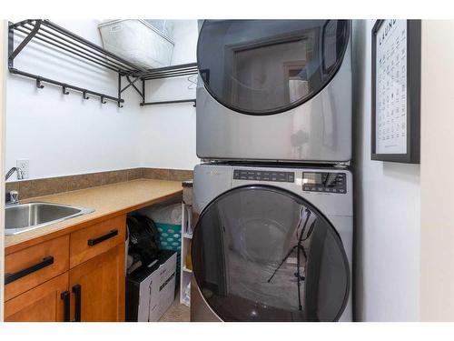 2431 24A Street Sw, Calgary, AB - Indoor Photo Showing Laundry Room