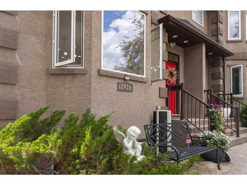 2431 24A Street Sw, Calgary, AB - Outdoor