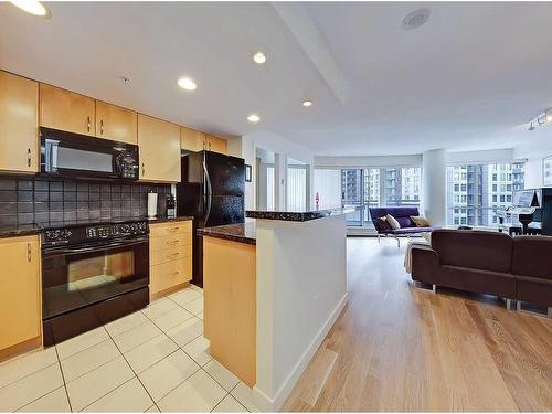 904-1088 6 Avenue Sw, Calgary, AB - Indoor Photo Showing Kitchen