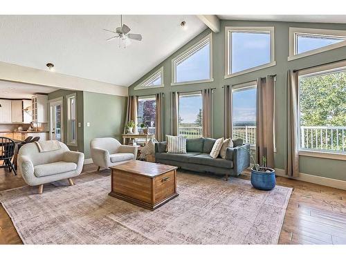 144003 370 Avenue West, Rural Foothills County, AB - Indoor Photo Showing Living Room