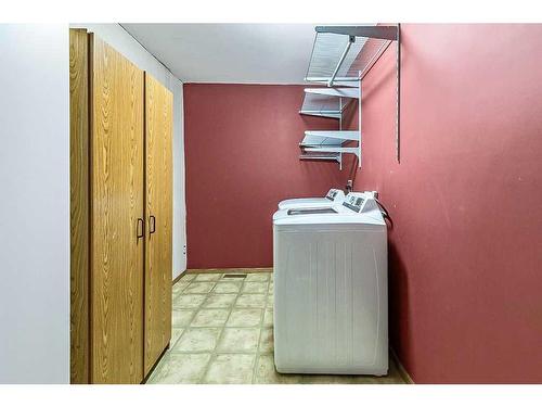 144003 370 Avenue West, Rural Foothills County, AB - Indoor Photo Showing Laundry Room