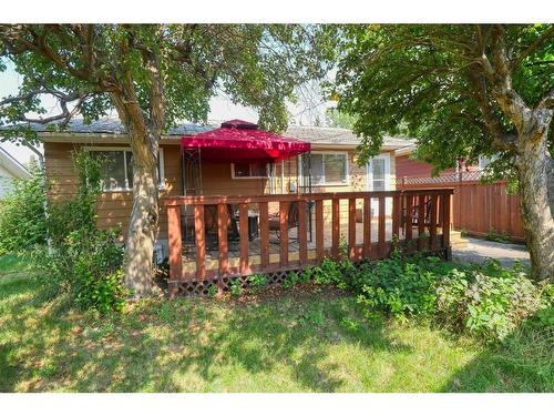 4831 40 Avenue Sw, Calgary, AB - Outdoor With Deck Patio Veranda