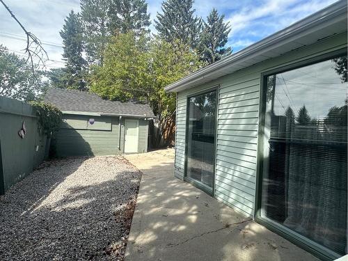 1206 20 Street, Didsbury, AB - Outdoor